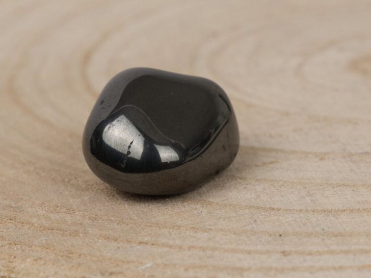 Hematit; tromlovaný kámen; 30-35mm