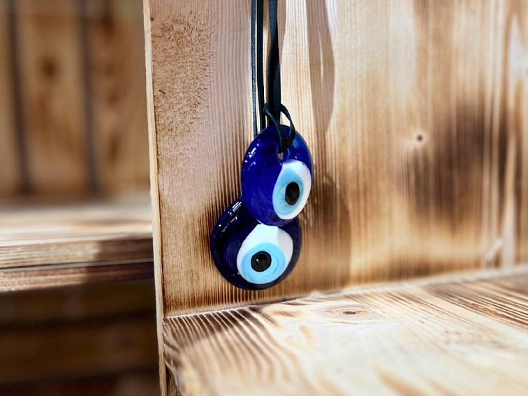 Modré oko - náhrdelník na kůžičce