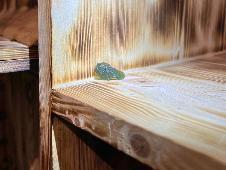 Vltavín - surový kámen; 15-20mm