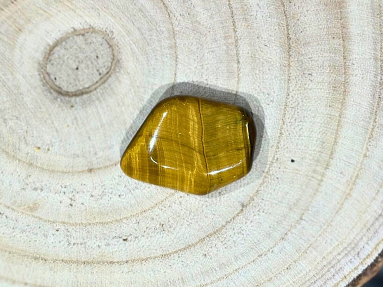 Tygří oko - tromlovaný kámen; 25-35mm