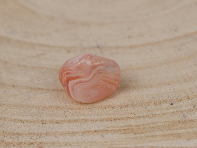 Meruňkový achát - tromlovaný kámen; 20-25mm