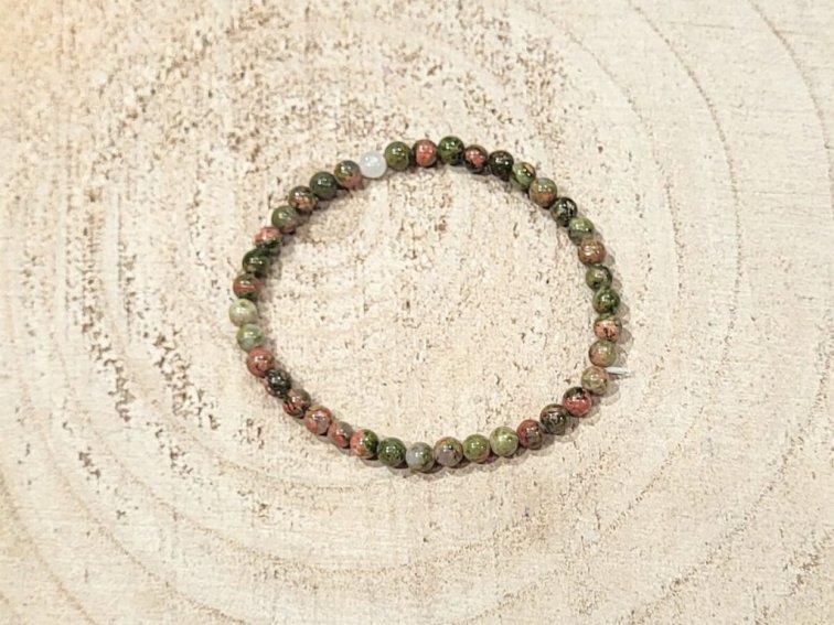 Unakit - náramek; 4mm