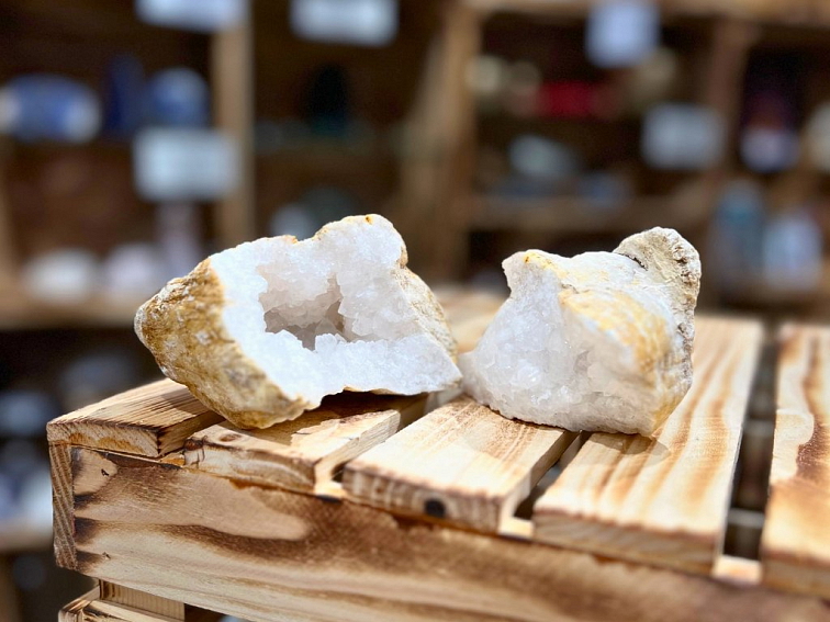 Křišťál - geoda, 400-500g