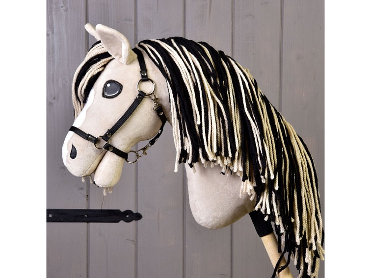 Hobby Horse Aurora mit Schwarzem Halfter