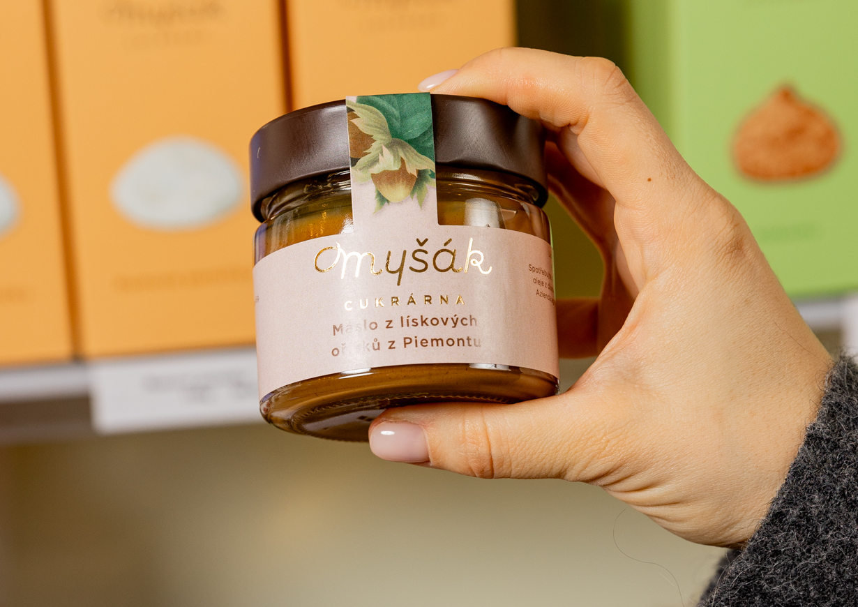 Máslo z lískových oříšků Piemont