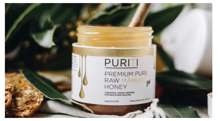 SNÍDANĚ & SMOOTHIES