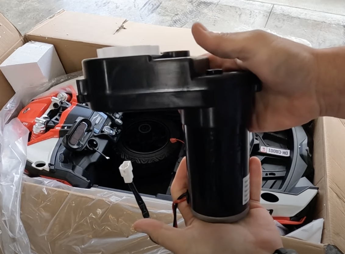 Dětská elektrická Buggy CAN-AM Maverick XXL Premium Deluxe 640W 24V 20AH | růžová