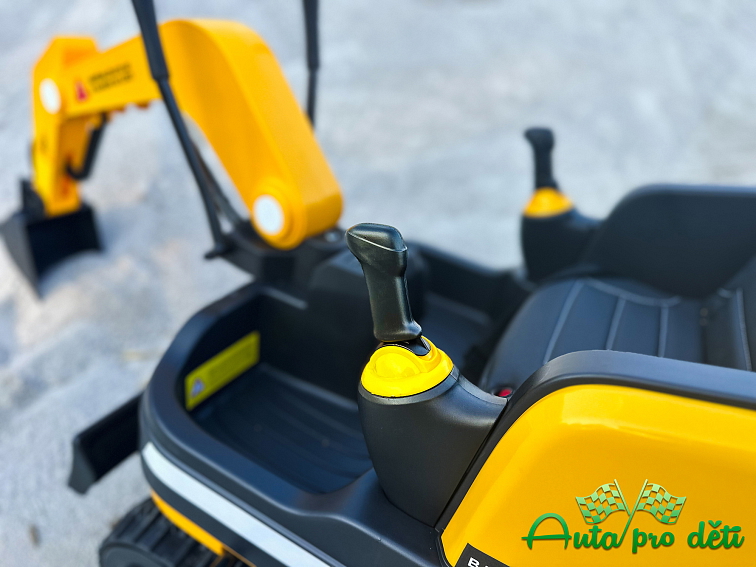 Elektrický traktor bagr s lopatou