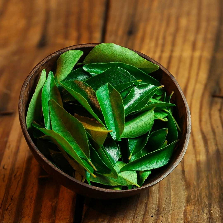 Železo z kari lístkov 60 kapsúl