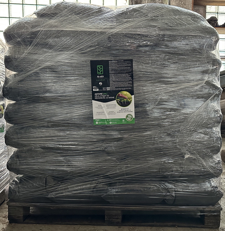 aktivní uhlí na záhony a do skleníku