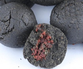 BLACK BALLS 500 g - psí kuličky s biocharem/aktivním uhlím