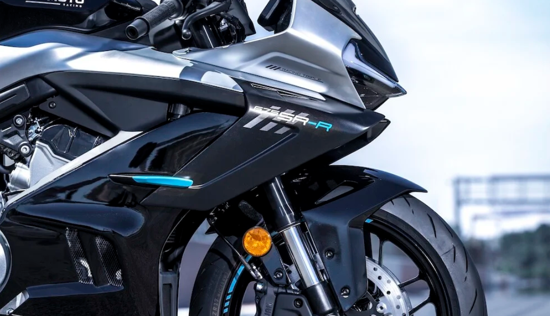 CFMOTO 675SR-R EURO5+ silniční motorka
