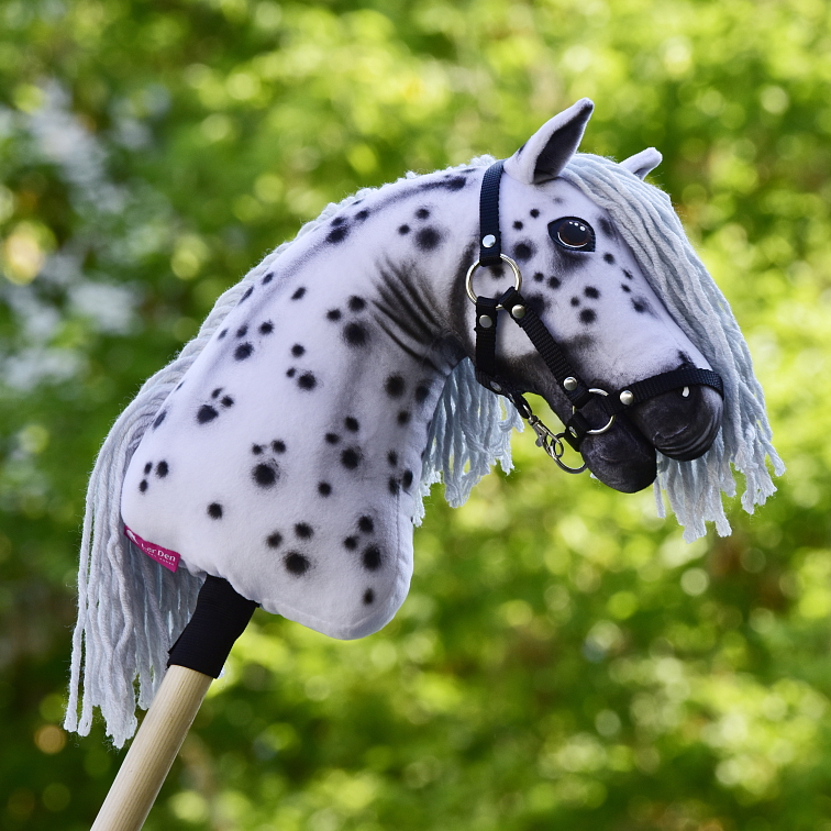 Hobby Horse Chantal s černou ohlávkou