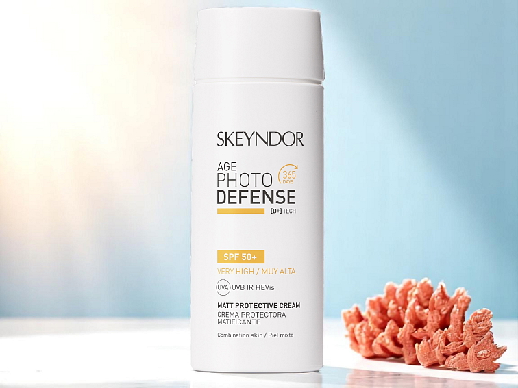 Age Photo Defense - Matt Protective Cream SPF50+ Smíšená a mastná pleť 75ml