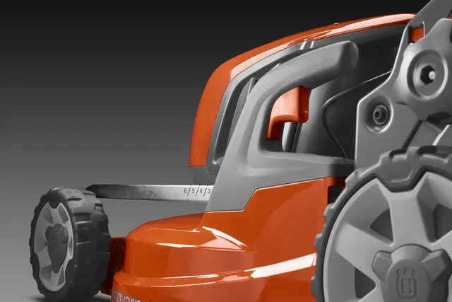 HUSQVARNA LC 347iVX s akumulátorem a nabíječkou