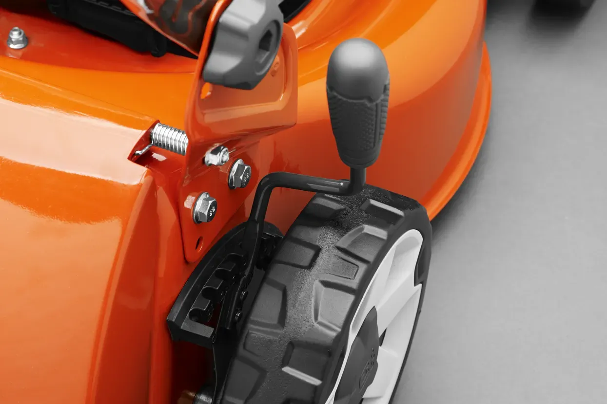 HUSQVARNA LC 142iS bez akumulátoru a nabíječky