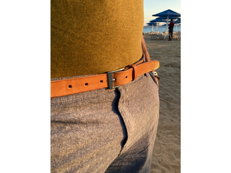 Novinka: kožené pásky s mosaznou sponou