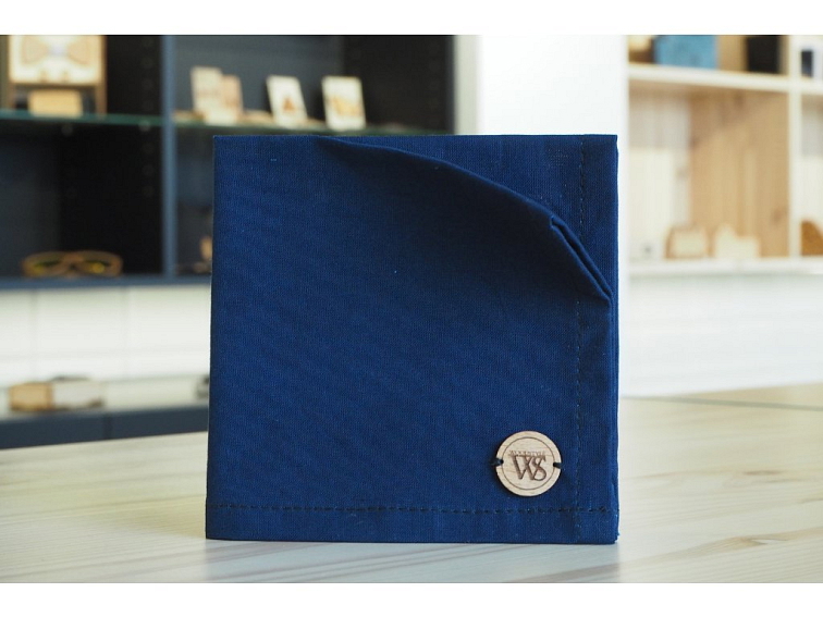 Kožený pásek, dřevěné manžetové knoflíčky a dřevěný motýlek: Ideální kombinace pro svatbu!