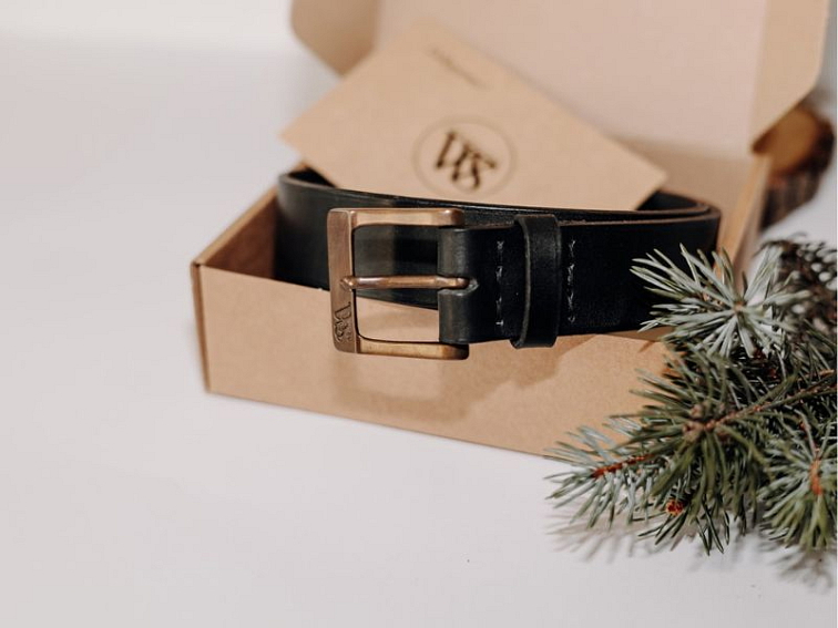 Gravírování na kožený náramek: tip na originální dárek s příběhem