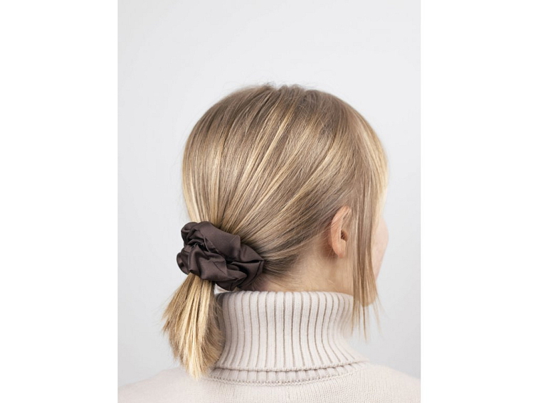 Saténová scrunchie gumička - Dark Chocolate matná