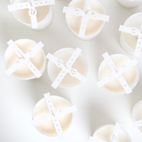 Meadows luxusní vonná svíčka Ambrosia Allure 260g 1KS