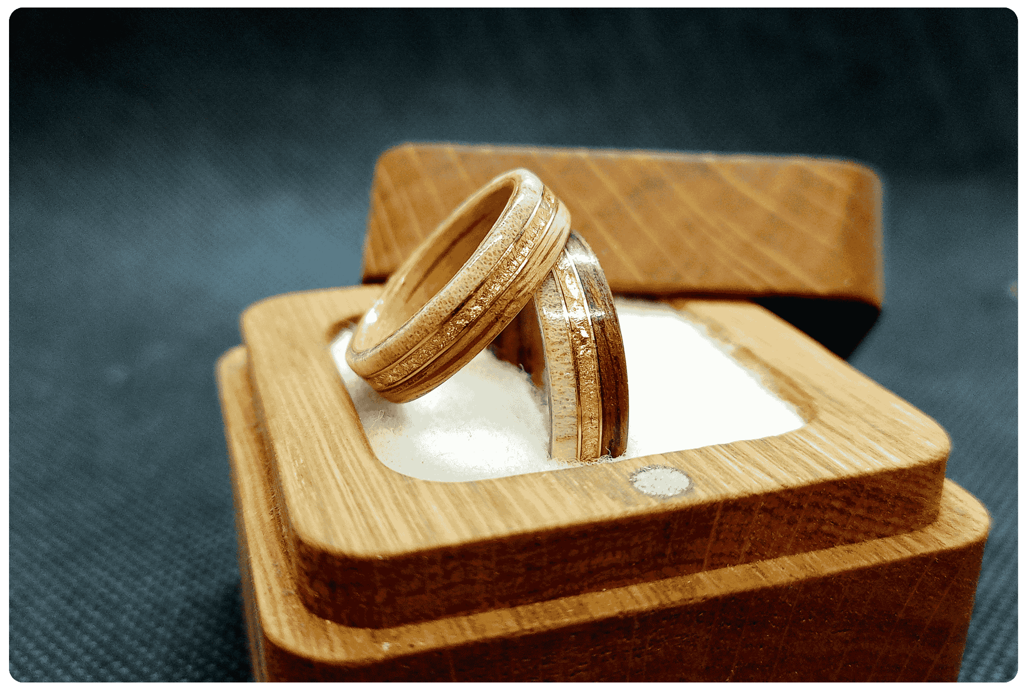 Dřevěný prsten Golden Deer