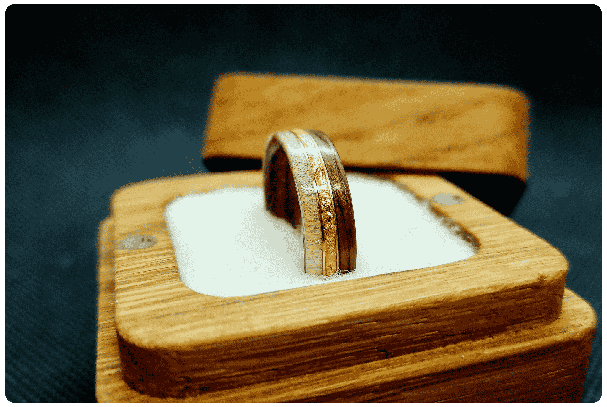 Dřevěný prsten Golden Deer