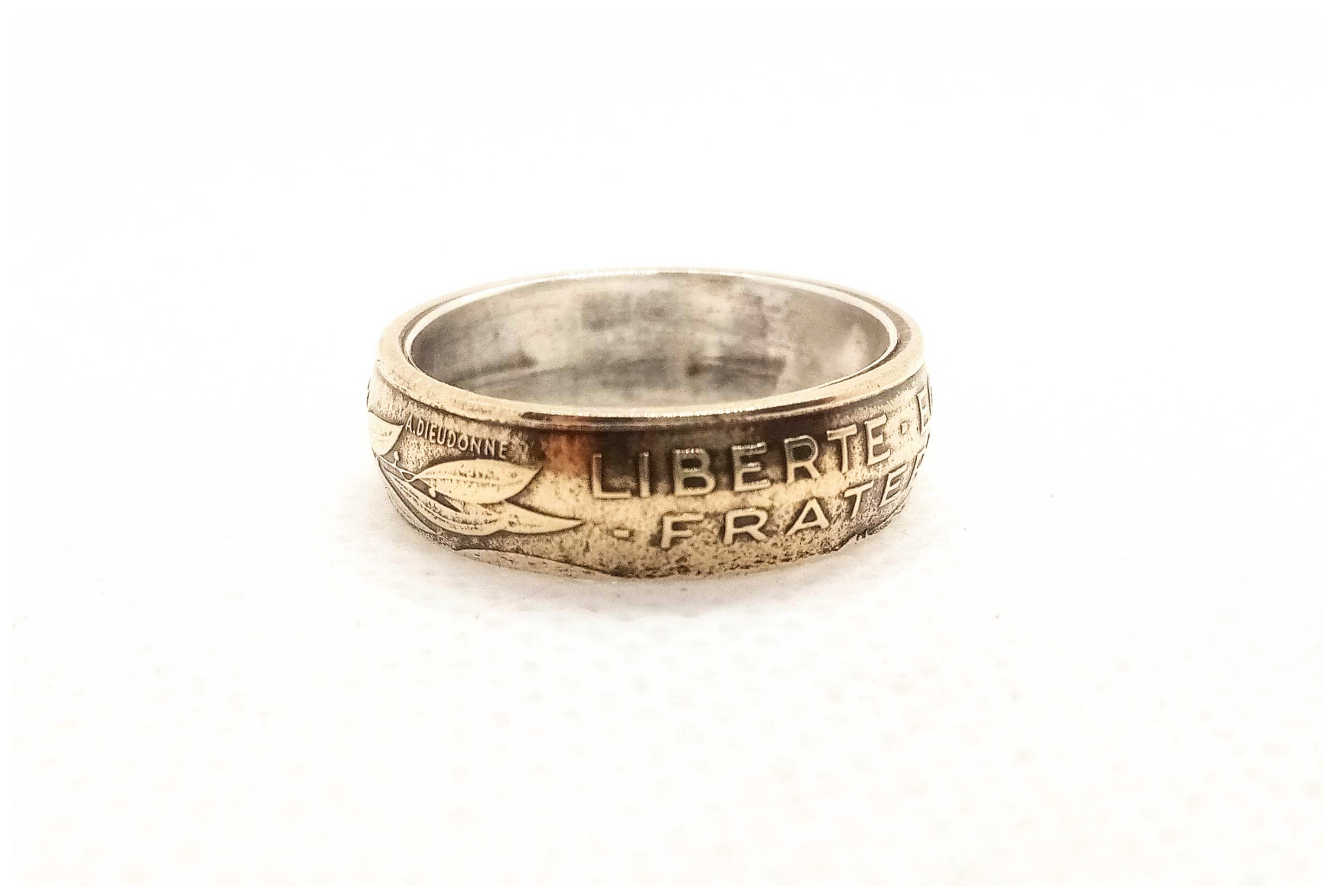 Prsten Dinarja z historické mince