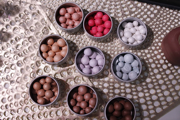 Tónovací pleťové perly - LUMINISCENT