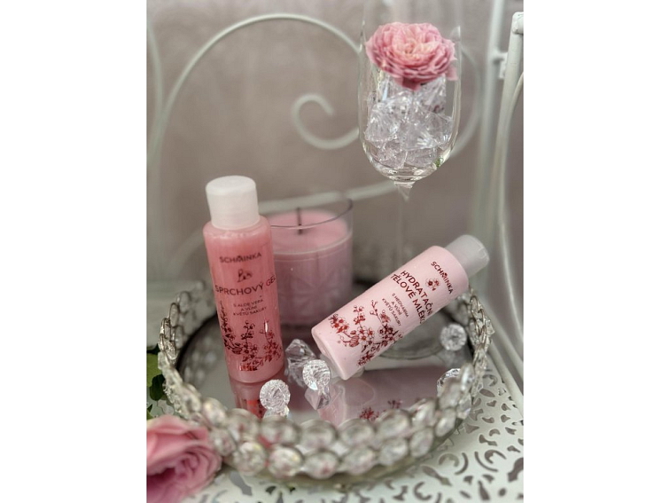 Hydratační tělové mléko s hedvábím a vůní květů Sakury 100 ml