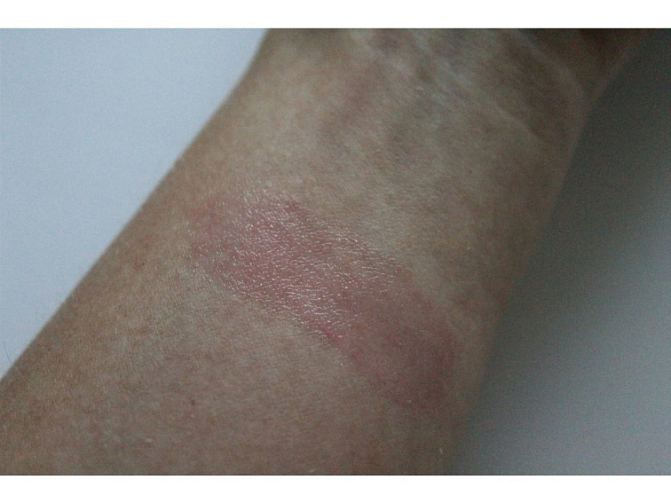 Tónující Balzám na Rty - Třpytivá Jahoda