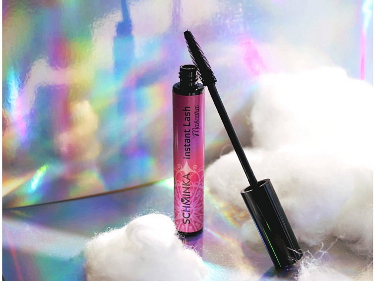 Výhodná sada: Paletka oční stíny Violet + Vyživující řasenka