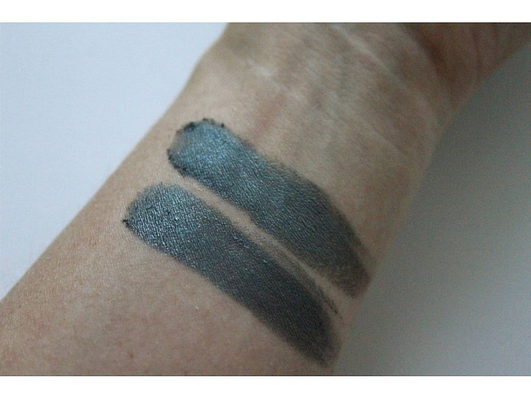 Minerální Zapékaný Oční Stín 17 - Petrolejová Modrá se Stříbřitým Třpytem