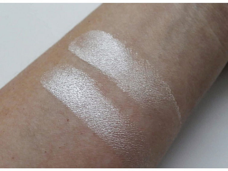 Minerální Zapékaný Oční Stín 01 - Něžná Zářivá Bílá s Elegantním Třpytem