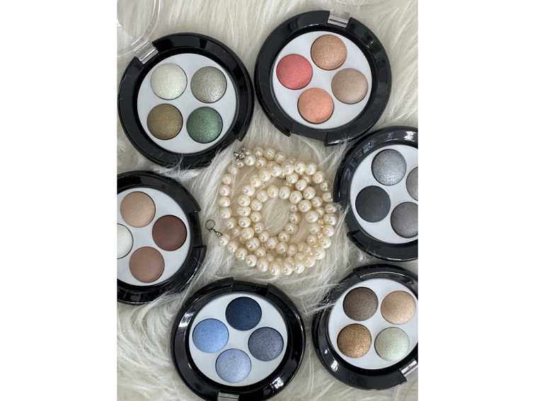 QUATTRO Paletka Oční Stíny - Green Lizard