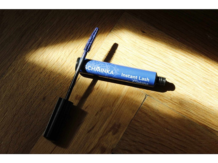 INSTANT LASH Řasenka na Zvětšení Objemu Řas (Indigová Modř)