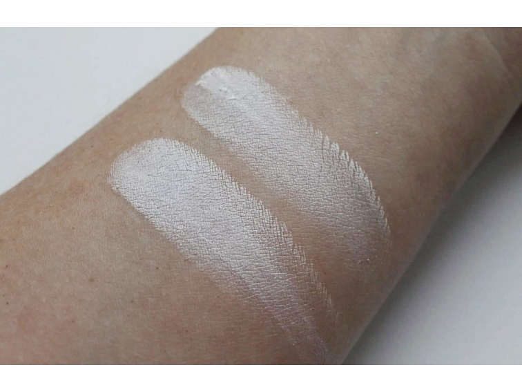 Minerální Zapékaný Oční Stín 100 - Sametová Bílá bez Třpytu