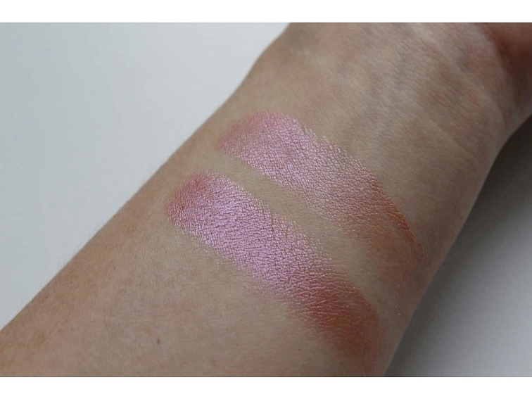 Minerální Zapékaný Oční Stín 26 - Starorůžová se Stříbrným Třpytem