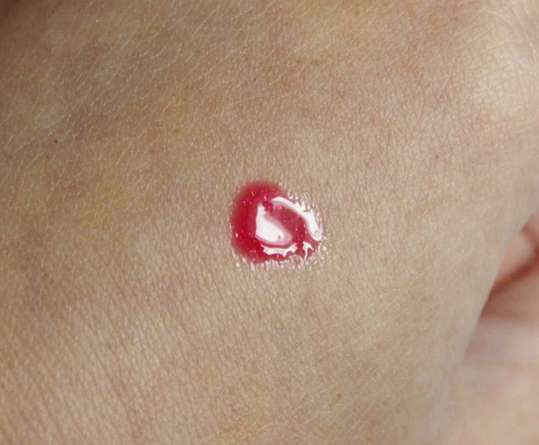 Lesk na Rty INSTANT SHINE "Májový polibek"