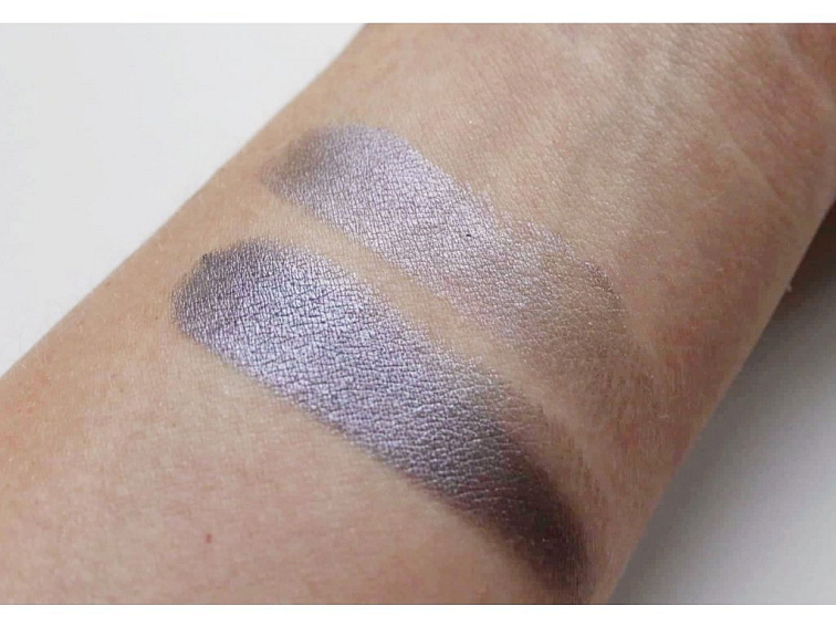 Minerální Zapékaný Oční Stín 06 - Fialkový s Šedým Podkladem a Modravým Leskem