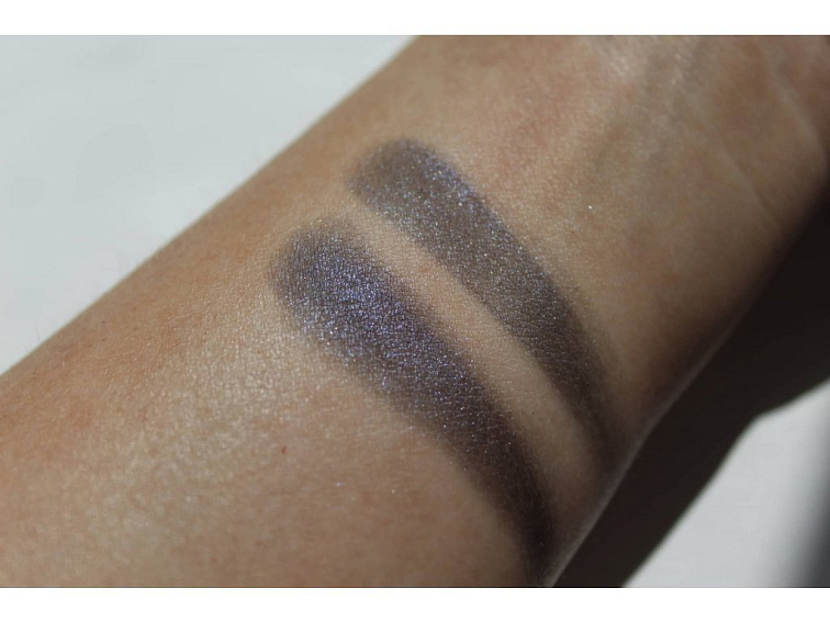 Minerální Oční Stíny MINI 56 - Černá s Modrým Třpytem