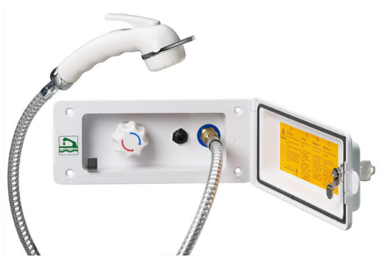 Nastavitelná sprchová hlavice Carisma s hadicí pro zásuvky Reich / Kama