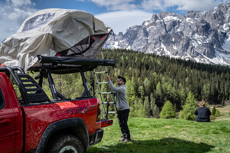 Střešní autostan YA8007436 Yakima SkyRise Tent HD - Small