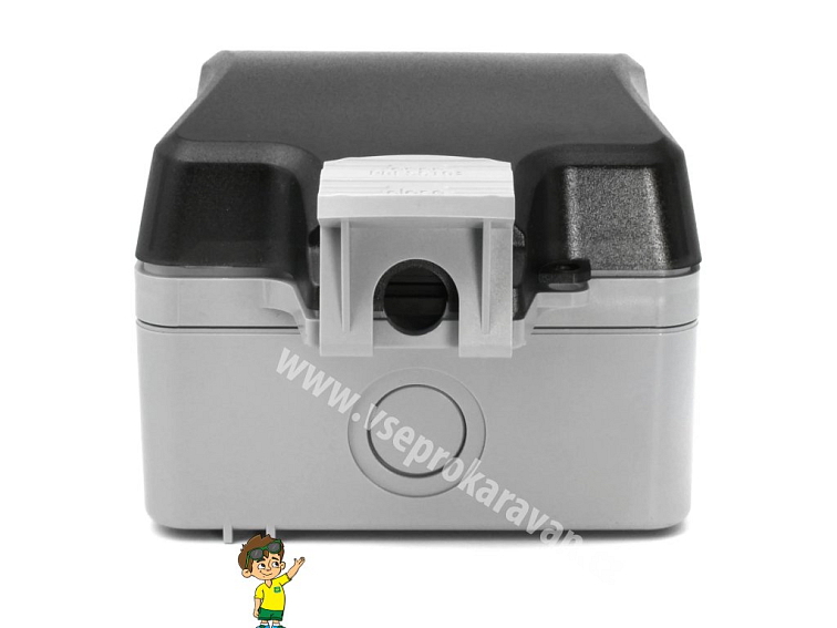 Zacvakávací skříň pro zásuvky s kouřovým oknem IP66