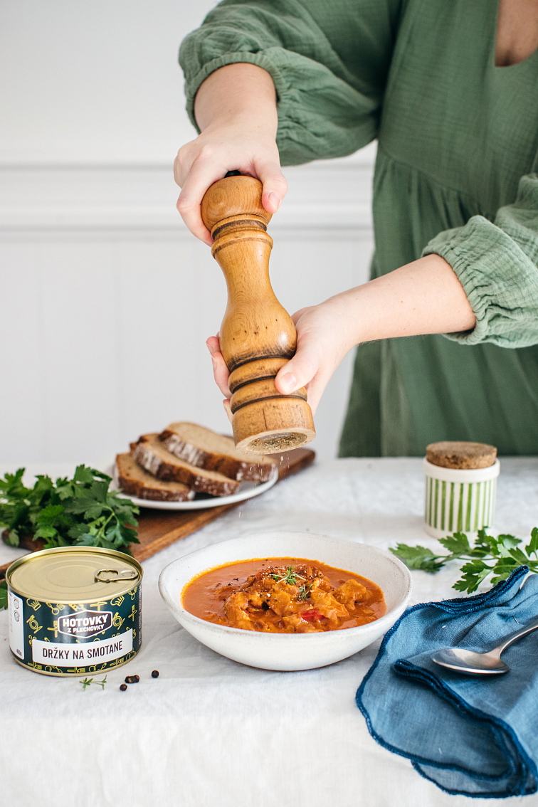 Dršťky na smetaně v plechovce