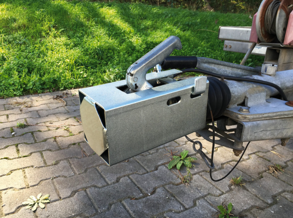 Skříňový zámek Carbest proti krádeži se zámkem Diskus