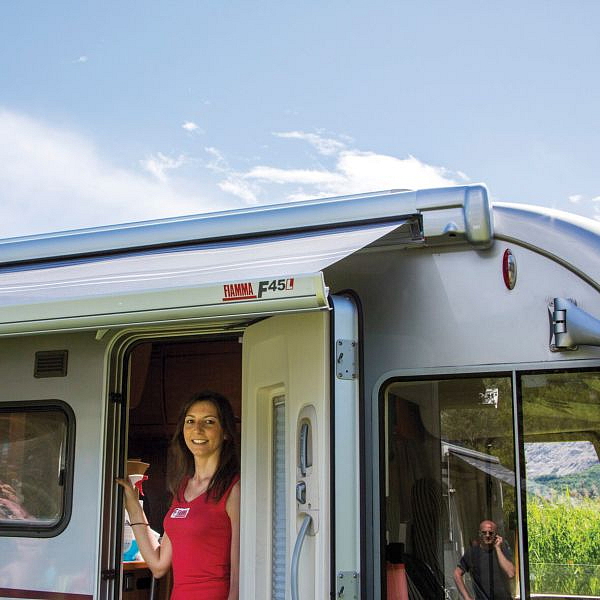 Markýza Fiammastore F45 S - na bok karavanu či obytného vozu