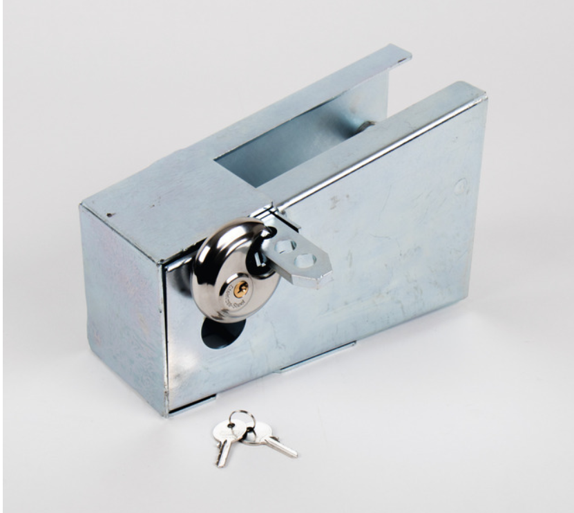 Univerzální skříňový zámek pro automobilové přívěsy