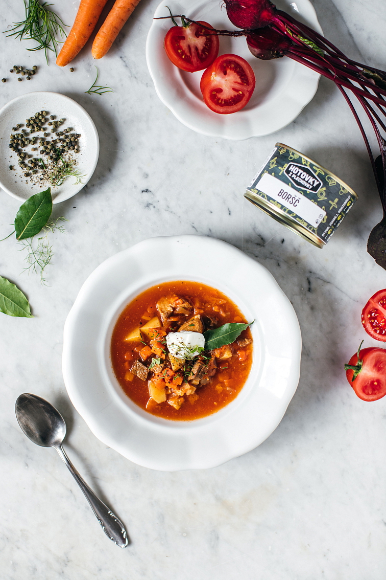 Boršč v plechovce