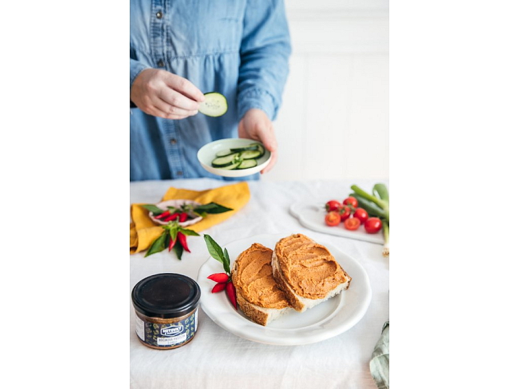 Bůčková paštika s chilli, Hotovky z plechovky